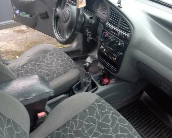 Деу Сенс 2003 у Рокитном на Automoto.ua Сірий Деу Сенс, об'ємом двигуна 1.3 л та пробігом 193 тис. км за 1800 $, фото 4 на Automoto.ua