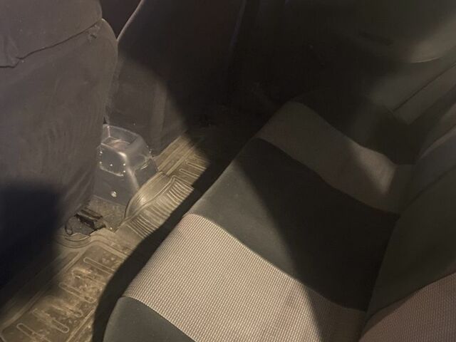 Сірий Деу Сенс, об'ємом двигуна 1.3 л та пробігом 250 тис. км за 800 $, фото 4 на Automoto.ua