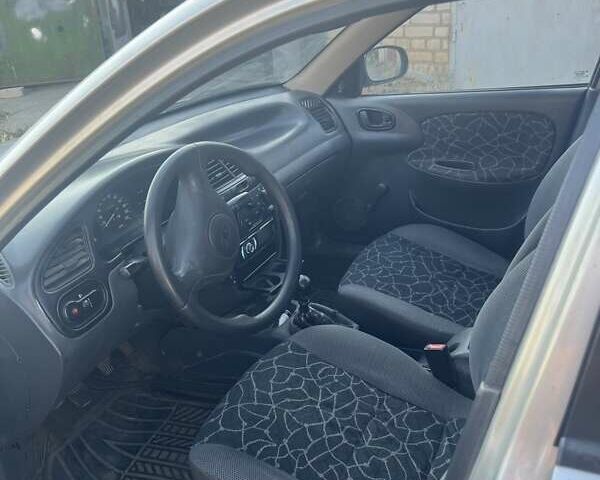 Деу Сенс 2003 у Вознесенске на Automoto.ua Сірий Деу Сенс, об'ємом двигуна 1.3 л та пробігом 200 тис. км за 1900 $, фото 3 на Automoto.ua
