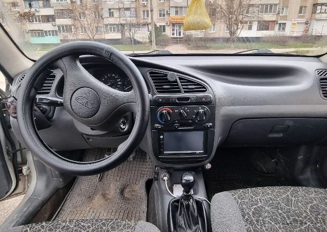 Сірий Деу Сенс, об'ємом двигуна 1.5 л та пробігом 300 тис. км за 2200 $, фото 4 на Automoto.ua