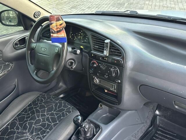 Сірий Деу Сенс, об'ємом двигуна 1.6 л та пробігом 250 тис. км за 2199 $, фото 19 на Automoto.ua