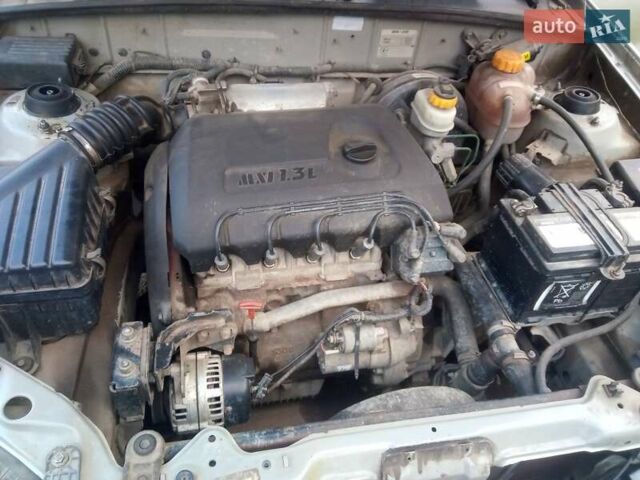 Сірий Деу Сенс, об'ємом двигуна 1.3 л та пробігом 81 тис. км за 2600 $, фото 19 на Automoto.ua