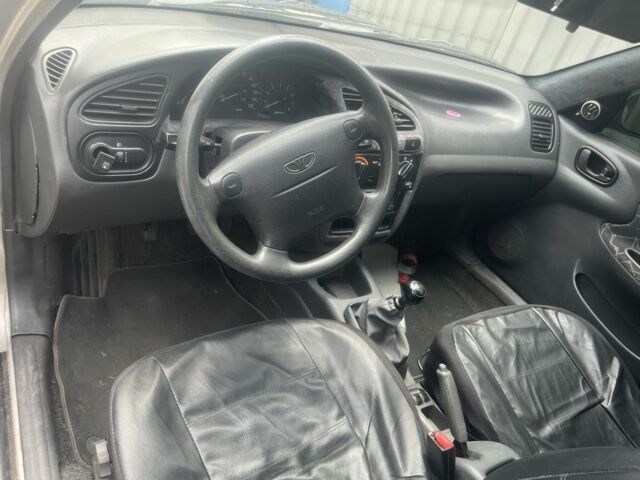 Серый Дэу Сенс, объемом двигателя 1.6 л и пробегом 320 тыс. км за 2000 $, фото 4 на Automoto.ua