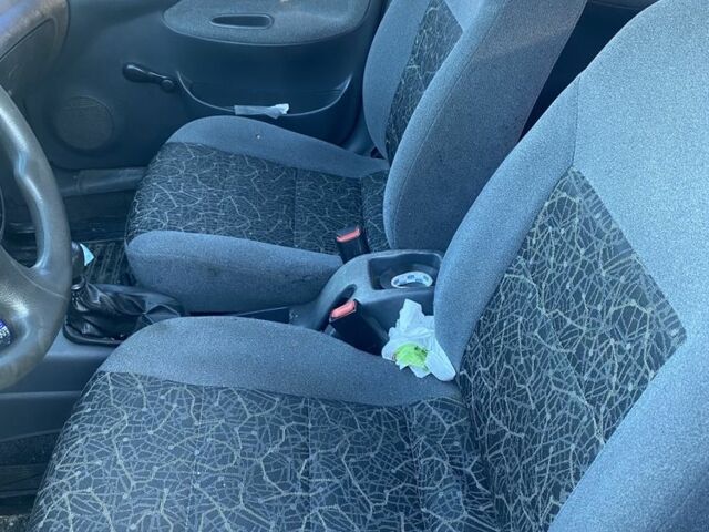 Дэу Сенс 2004 в Кельменцах на Automoto.ua Серый Дэу Сенс, объемом двигателя 1.3 л и пробегом 200 тыс. км за 1500 $, фото 5 на Automoto.ua