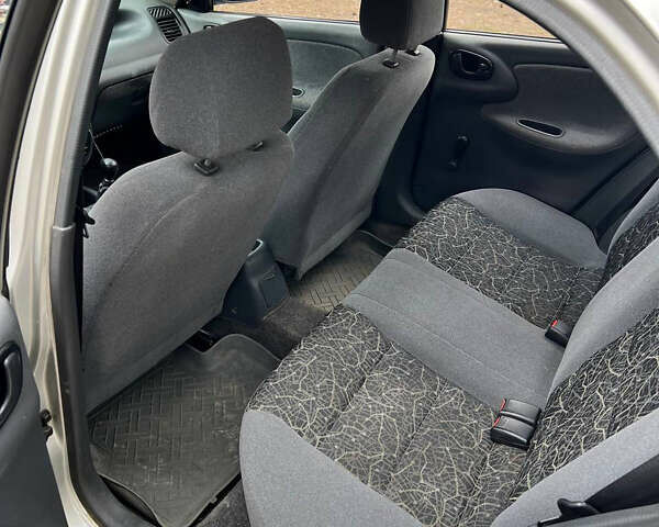 Сірий Деу Сенс, об'ємом двигуна 1.3 л та пробігом 240 тис. км за 1899 $, фото 7 на Automoto.ua