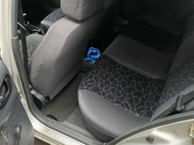 Сірий Деу Сенс, об'ємом двигуна 1.5 л та пробігом 135 тис. км за 2000 $, фото 4 на Automoto.ua