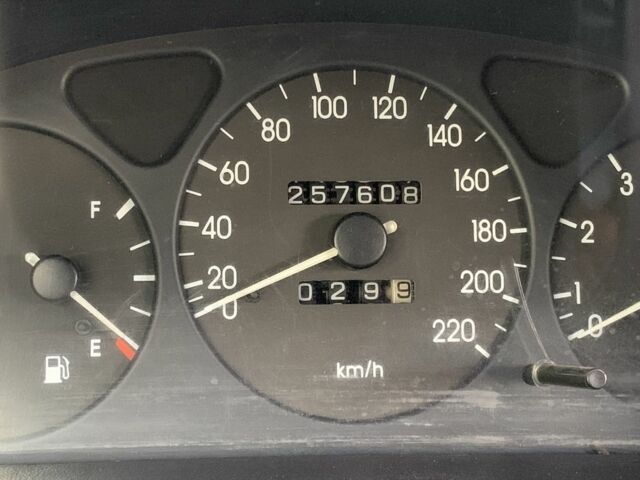 Серый Дэу Сенс, объемом двигателя 1.5 л и пробегом 280 тыс. км за 1700 $, фото 2 на Automoto.ua