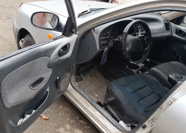 Сірий Деу Сенс, об'ємом двигуна 1.5 л та пробігом 240 тис. км за 777 $, фото 6 на Automoto.ua