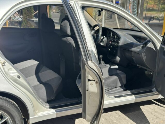 Сірий Деу Сенс, об'ємом двигуна 1.3 л та пробігом 220 тис. км за 2300 $, фото 4 на Automoto.ua