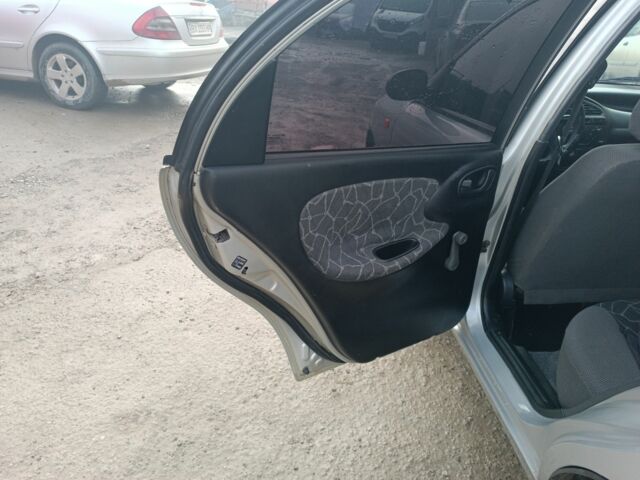 Сірий Деу Сенс, об'ємом двигуна 1.5 л та пробігом 123 тис. км за 1950 $, фото 9 на Automoto.ua