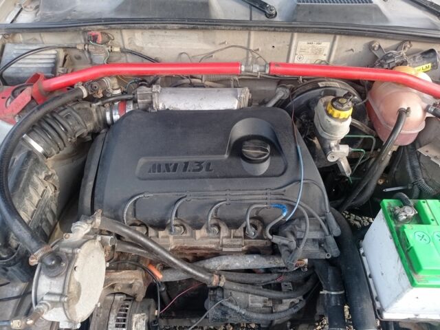 Сірий Деу Сенс, об'ємом двигуна 1.3 л та пробігом 380 тис. км за 1000 $, фото 7 на Automoto.ua