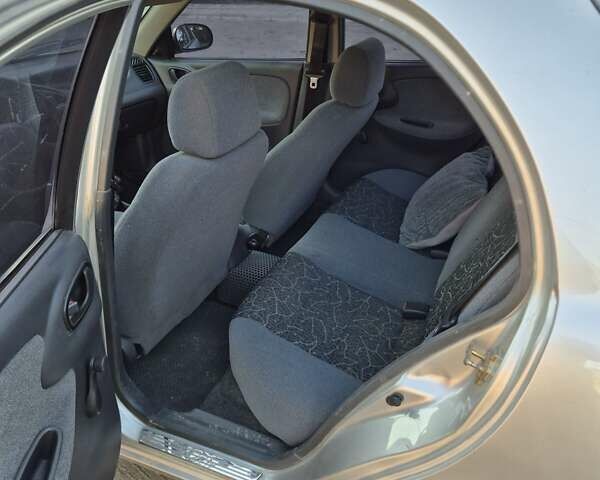 Сірий Деу Сенс, об'ємом двигуна 1.3 л та пробігом 144 тис. км за 2000 $, фото 7 на Automoto.ua