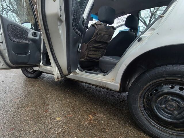 Сірий Деу Сенс, об'ємом двигуна 1.5 л та пробігом 260 тис. км за 1550 $, фото 5 на Automoto.ua