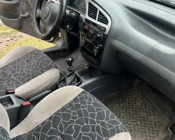 Сірий Деу Сенс, об'ємом двигуна 1.3 л та пробігом 225 тис. км за 1000 $, фото 8 на Automoto.ua