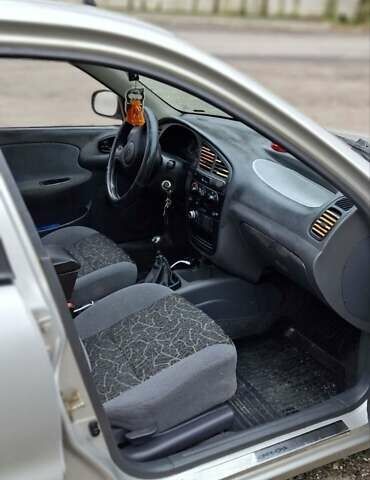 Сірий Деу Сенс, об'ємом двигуна 1.3 л та пробігом 250 тис. км за 1900 $, фото 7 на Automoto.ua