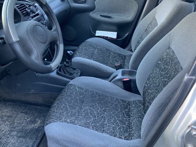 Деу Сенс 2004 у Дрогобичі на Automoto.ua Сірий Деу Сенс, об'ємом двигуна 1.5 л та пробігом 300 тис. км за 1200 $, фото 5 на Automoto.ua