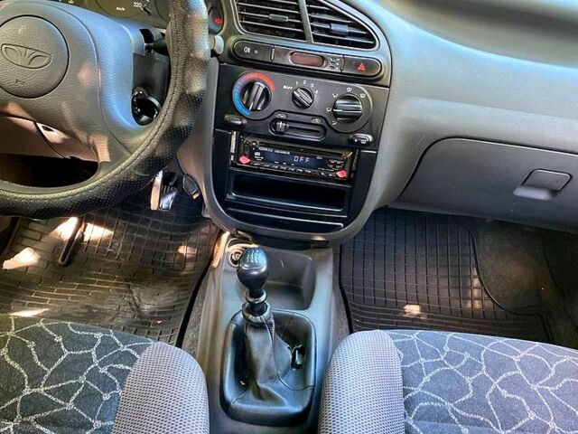 Серый Дэу Сенс, объемом двигателя 1.3 л и пробегом 200 тыс. км за 1800 $, фото 2 на Automoto.ua