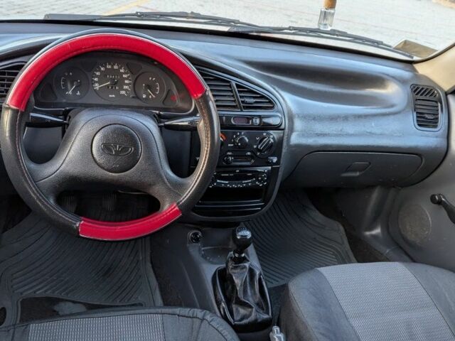 Сірий Деу Сенс, об'ємом двигуна 1.5 л та пробігом 183 тис. км за 2100 $, фото 4 на Automoto.ua