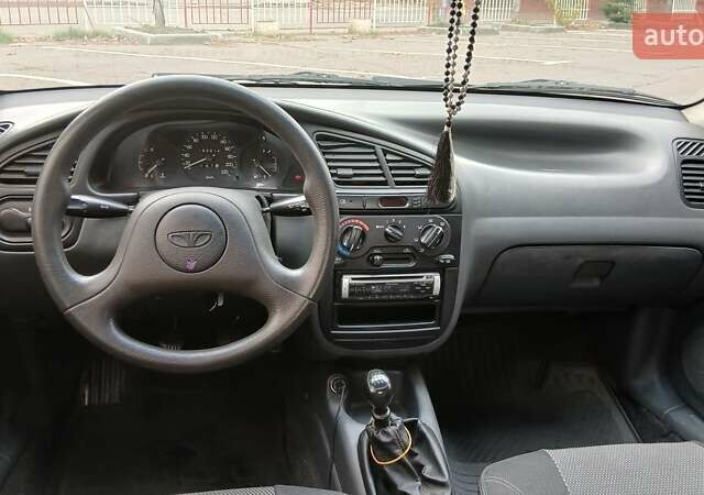 Серый Дэу Сенс, объемом двигателя 1.3 л и пробегом 180 тыс. км за 2000 $, фото 4 на Automoto.ua