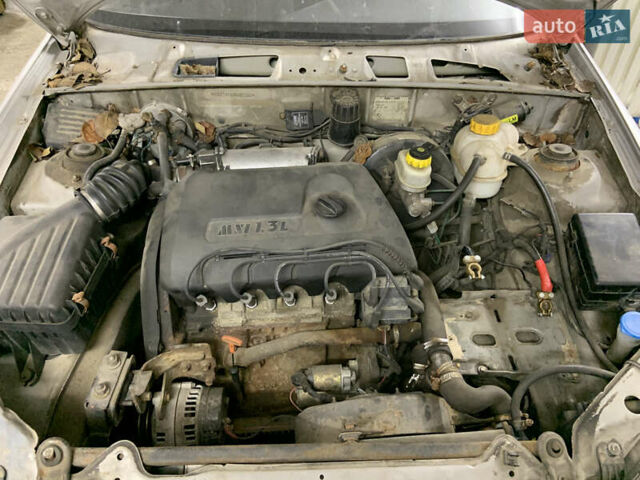 Серый Дэу Сенс, объемом двигателя 1.3 л и пробегом 250 тыс. км за 700 $, фото 5 на Automoto.ua