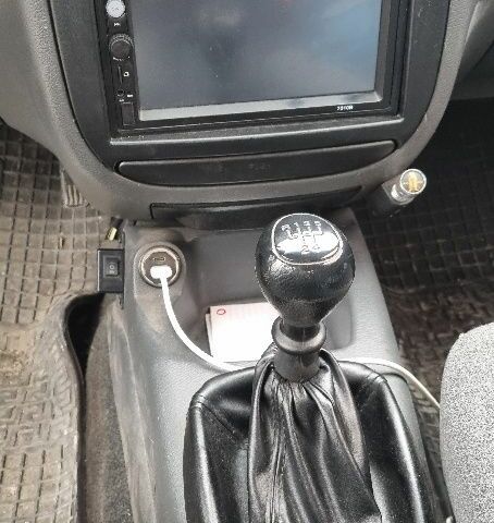 Сірий Деу Сенс, об'ємом двигуна 1.5 л та пробігом 300 тис. км за 2200 $, фото 6 на Automoto.ua