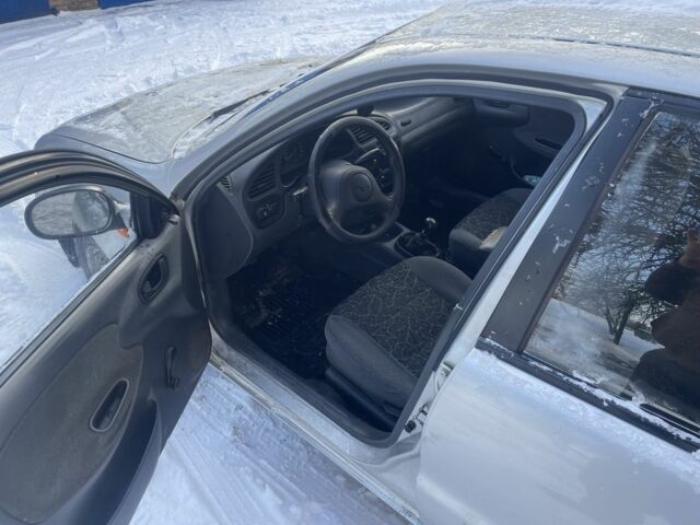 Серый Дэу Сенс, объемом двигателя 1.3 л и пробегом 200 тыс. км за 1601 $, фото 5 на Automoto.ua