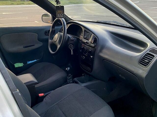 Серый Дэу Сенс, объемом двигателя 1.3 л и пробегом 210 тыс. км за 2100 $, фото 5 на Automoto.ua