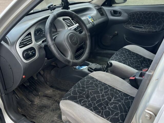 Серый Дэу Сенс, объемом двигателя 1.3 л и пробегом 220 тыс. км за 650 $, фото 4 на Automoto.ua