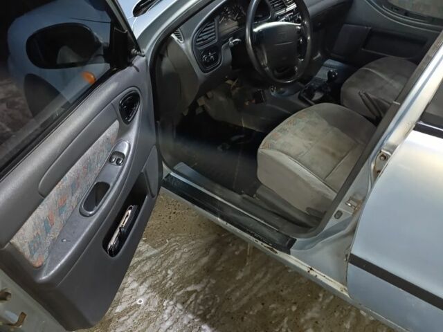 Деу Сенс 2005 у Кривому Розі на Automoto.ua Сірий Деу Сенс, об'ємом двигуна 1.5 л та пробігом 200 тис. км за 2300 $, фото 7 на Automoto.ua