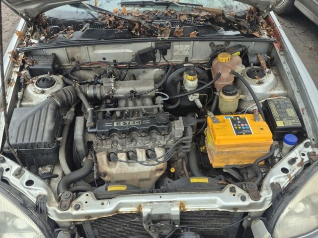 Сірий Деу Сенс, об'ємом двигуна 1.5 л та пробігом 265 тис. км за 1500 $, фото 5 на Automoto.ua