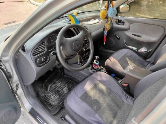 Сірий Деу Сенс, об'ємом двигуна 1.5 л та пробігом 181 тис. км за 2000 $, фото 4 на Automoto.ua
