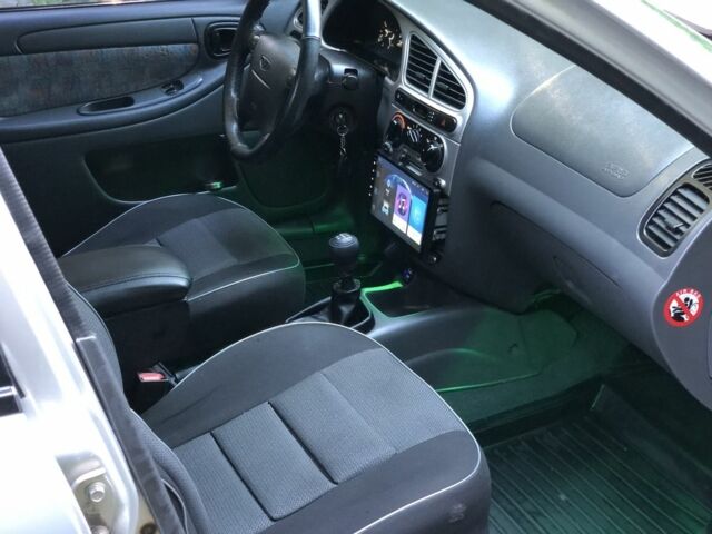 Серый Дэу Сенс, объемом двигателя 1.6 л и пробегом 190 тыс. км за 1600 $, фото 3 на Automoto.ua