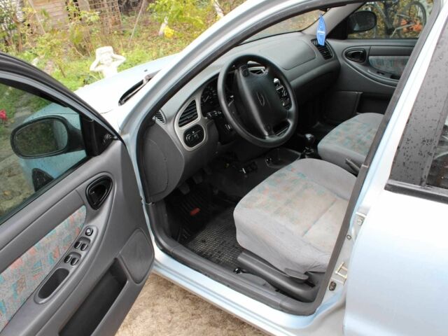 Деу Сенс 2005 у Житомирі на Automoto.ua Сірий Деу Сенс, об'ємом двигуна 1.6 л та пробігом 215 тис. км за 1750 $, фото 6 на Automoto.ua