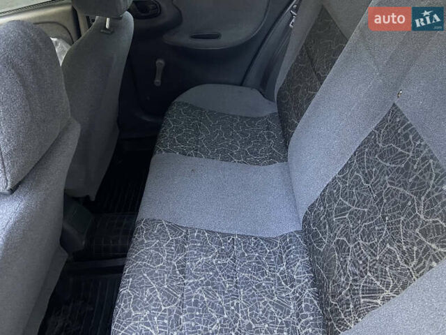 Деу Сенс 2005 у Кривому Розі на Automoto.ua Сірий Деу Сенс, об'ємом двигуна 1.3 л та пробігом 265 тис. км за 2400 $, фото 14 на Automoto.ua