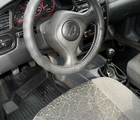 Сірий Деу Сенс, об'ємом двигуна 1.5 л та пробігом 243 тис. км за 2500 $, фото 5 на Automoto.ua