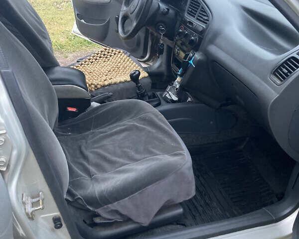 Сірий Деу Сенс, об'ємом двигуна 1.3 л та пробігом 300 тис. км за 1999 $, фото 20 на Automoto.ua