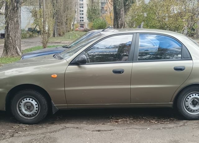 Сірий Деу Сенс, об'ємом двигуна 1.3 л та пробігом 69 тис. км за 2000 $, фото 1 на Automoto.ua