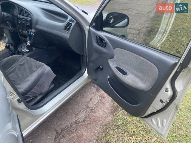Сірий Деу Сенс, об'ємом двигуна 1.3 л та пробігом 300 тис. км за 1999 $, фото 19 на Automoto.ua