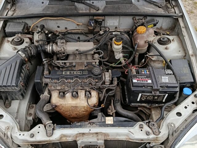 Серый Дэу Сенс, объемом двигателя 1.5 л и пробегом 257 тыс. км за 1999 $, фото 2 на Automoto.ua