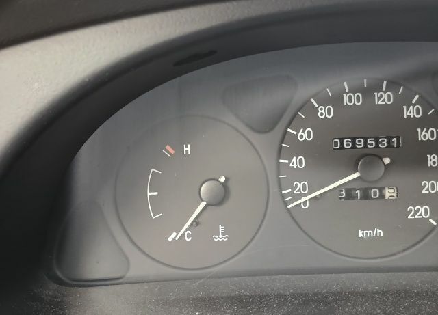 Сірий Деу Сенс, об'ємом двигуна 1.3 л та пробігом 69 тис. км за 2000 $, фото 3 на Automoto.ua