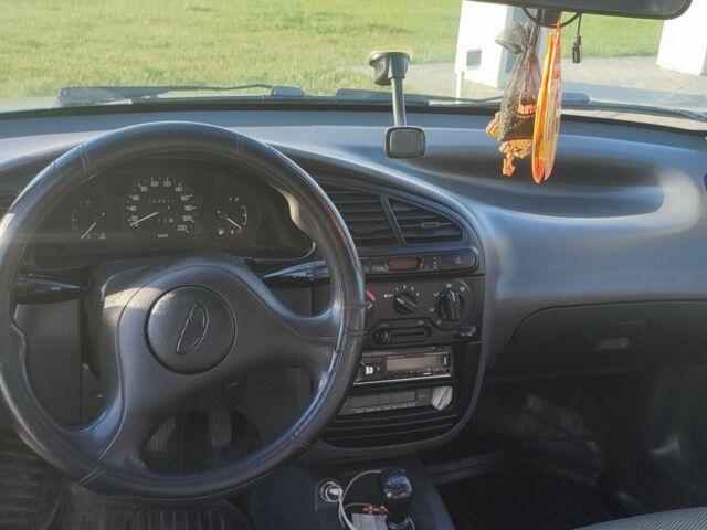 Деу Сенс 2005 у Умани на Automoto.ua Сірий Деу Сенс, об'ємом двигуна 1.3 л та пробігом 240 тис. км за 1950 $, фото 2 на Automoto.ua