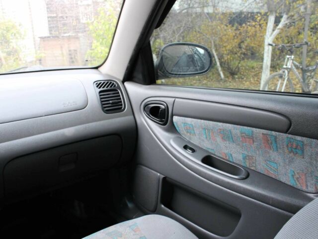 Деу Сенс 2005 у Житомирі на Automoto.ua Сірий Деу Сенс, об'ємом двигуна 1.6 л та пробігом 215 тис. км за 1750 $, фото 9 на Automoto.ua