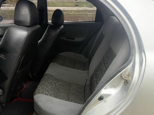 Сірий Деу Сенс, об'ємом двигуна 1.5 л та пробігом 180 тис. км за 1750 $, фото 5 на Automoto.ua