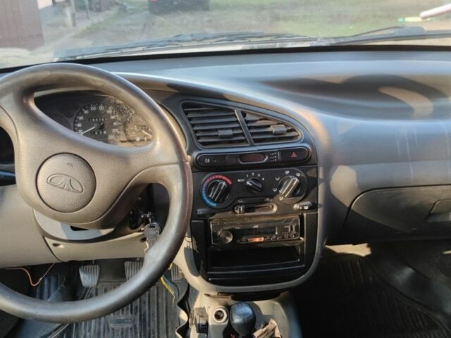 Сірий Деу Сенс, об'ємом двигуна 1.3 л та пробігом 197 тис. км за 2000 $, фото 4 на Automoto.ua