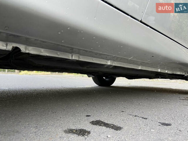 Деу Сенс 2005 у Кривому Розі на Automoto.ua Сірий Деу Сенс, об'ємом двигуна 1.3 л та пробігом 265 тис. км за 2400 $, фото 9 на Automoto.ua