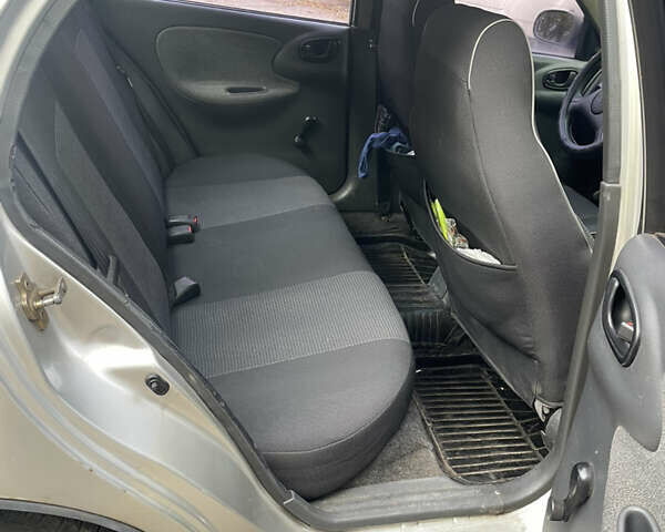 Сірий Деу Сенс, об'ємом двигуна 1.3 л та пробігом 205 тис. км за 2000 $, фото 5 на Automoto.ua