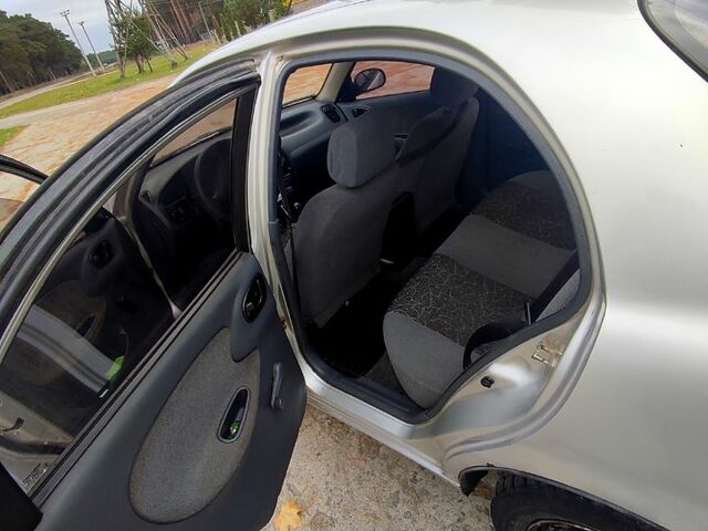 Деу Сенс 2006 у Славуте на Automoto.ua Сірий Деу Сенс, об'ємом двигуна 1.3 л та пробігом 250 тис. км за 1599 $, фото 5 на Automoto.ua