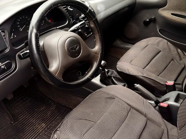 Серый Дэу Сенс, объемом двигателя 1.3 л и пробегом 280 тыс. км за 2000 $, фото 4 на Automoto.ua