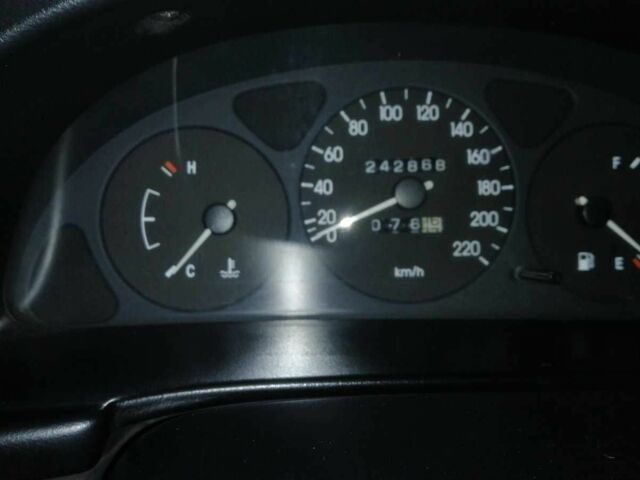 Серый Дэу Сенс, объемом двигателя 1.5 л и пробегом 242 тыс. км за 1100 $, фото 2 на Automoto.ua