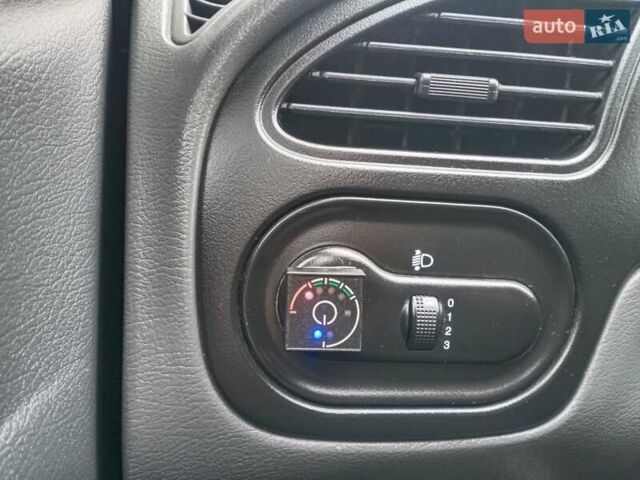 Сірий Деу Сенс, об'ємом двигуна 1.3 л та пробігом 135 тис. км за 1950 $, фото 14 на Automoto.ua